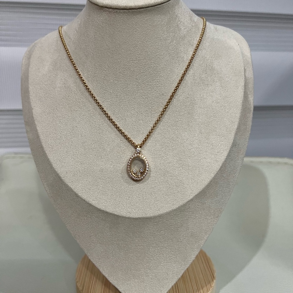 Chopard Happy Diamond Necklace 18k yellow gold